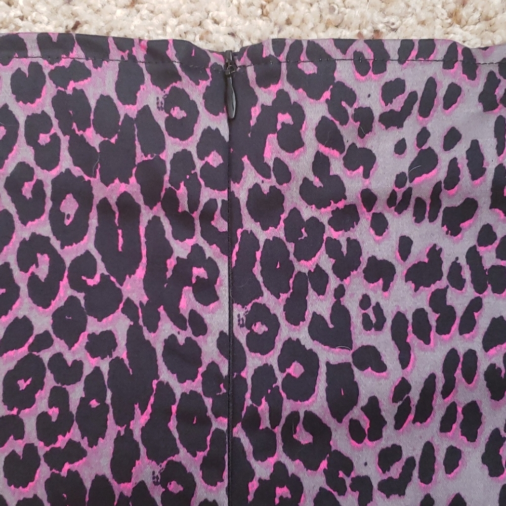 Switchblade Stilleto leopard print pencil skirt - Picture 2 of 7